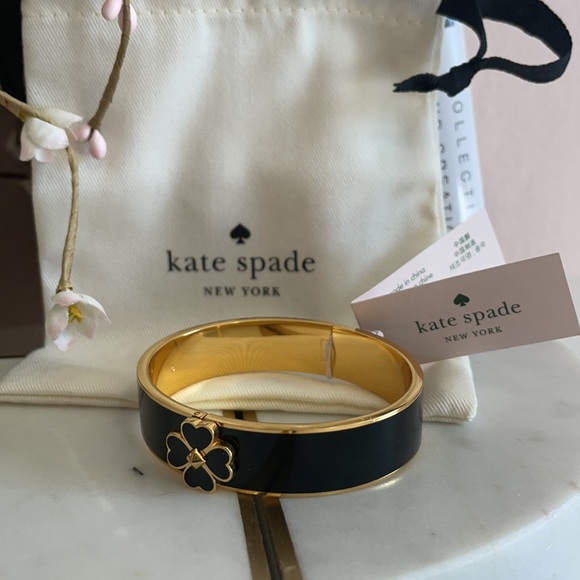 kate spade Jewelry - NWT Kate Spade everyday black spade bangle